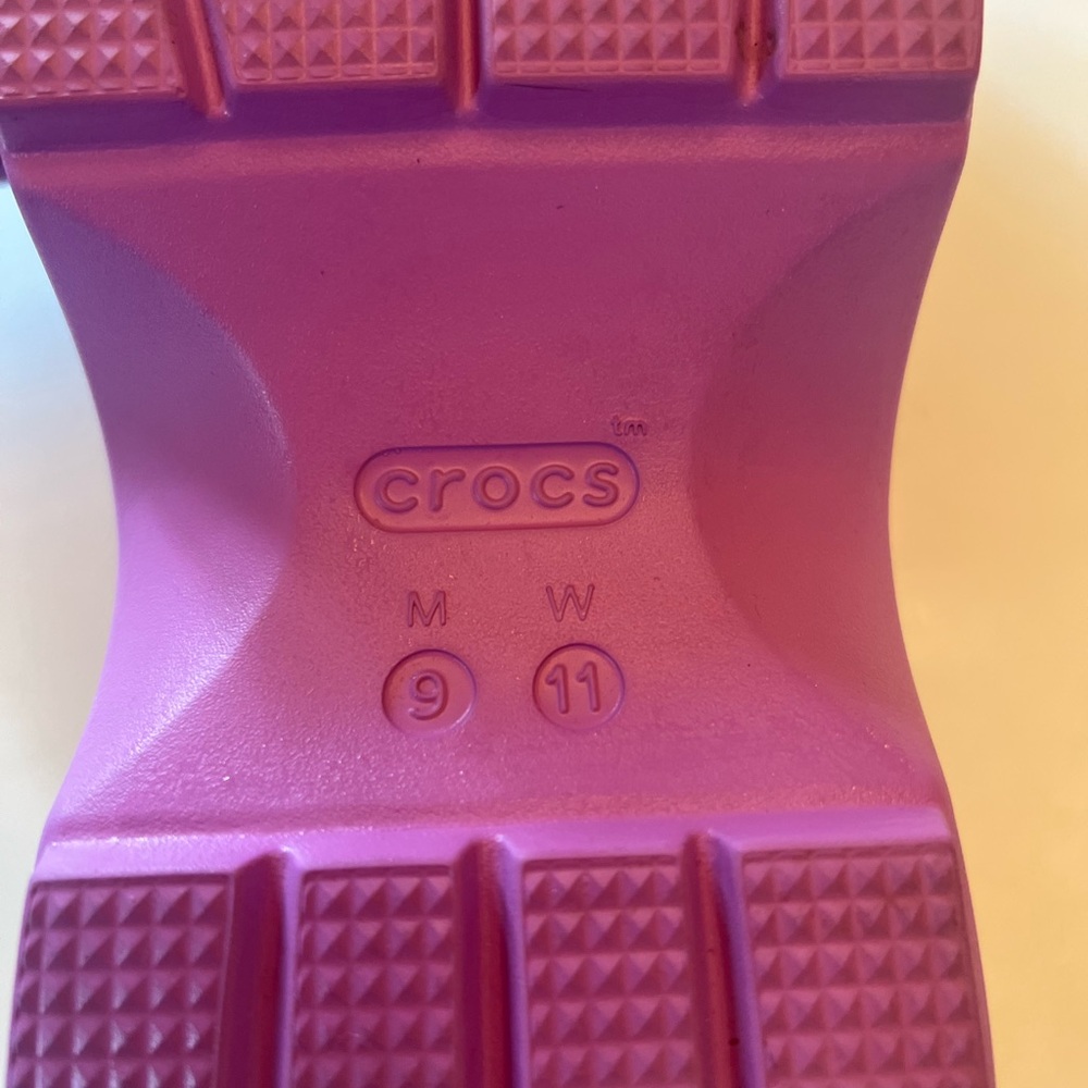 CROCS Platform Clogs in Lavender Purple - Picture 7 of 9